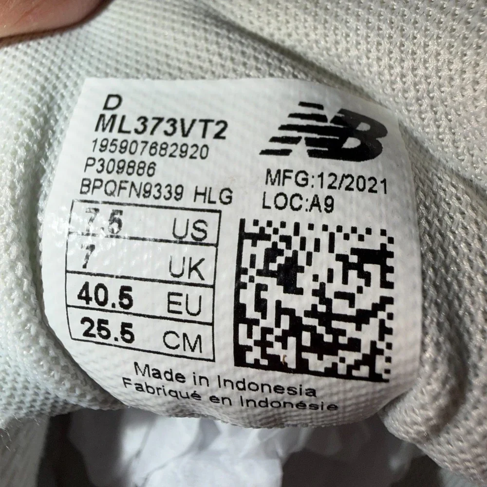 Men‎ 7.5 US New Balance Low Cut Sneakers White Green Ml373Vt2  Women's 9.0 US